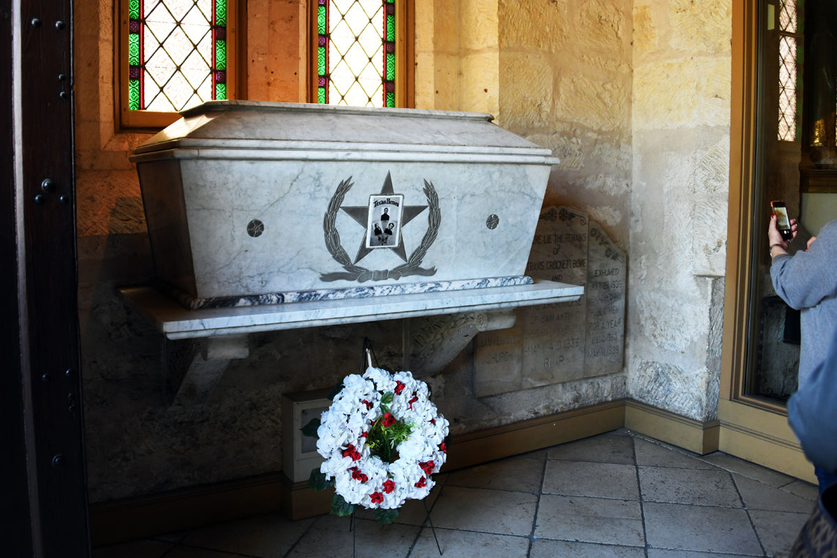 133 The heroes of the Alamo are entombed at the San Fernando Cathedral in San Antonio.JPG